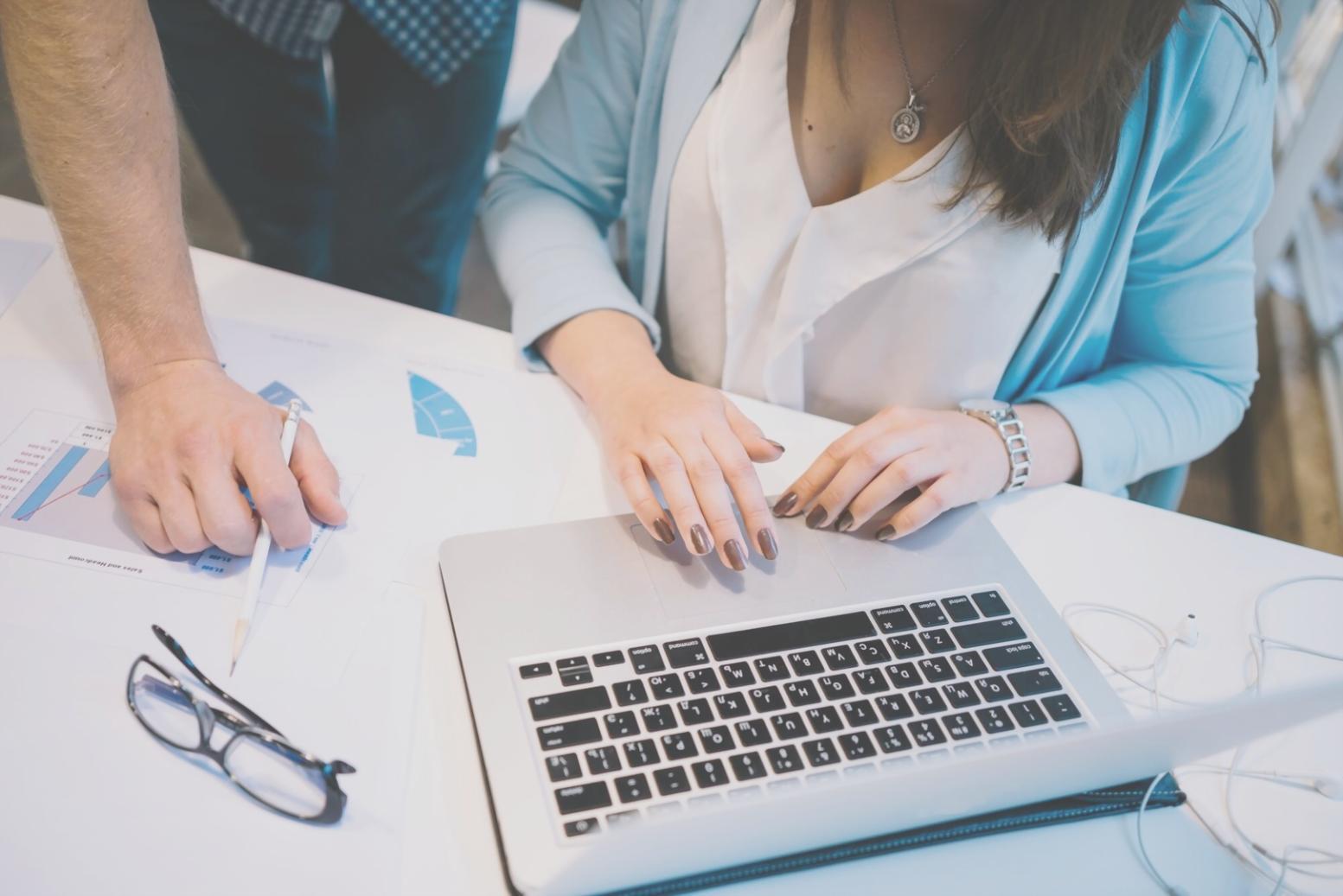 Sesión de formación práctica sobre automatización presupuestaria